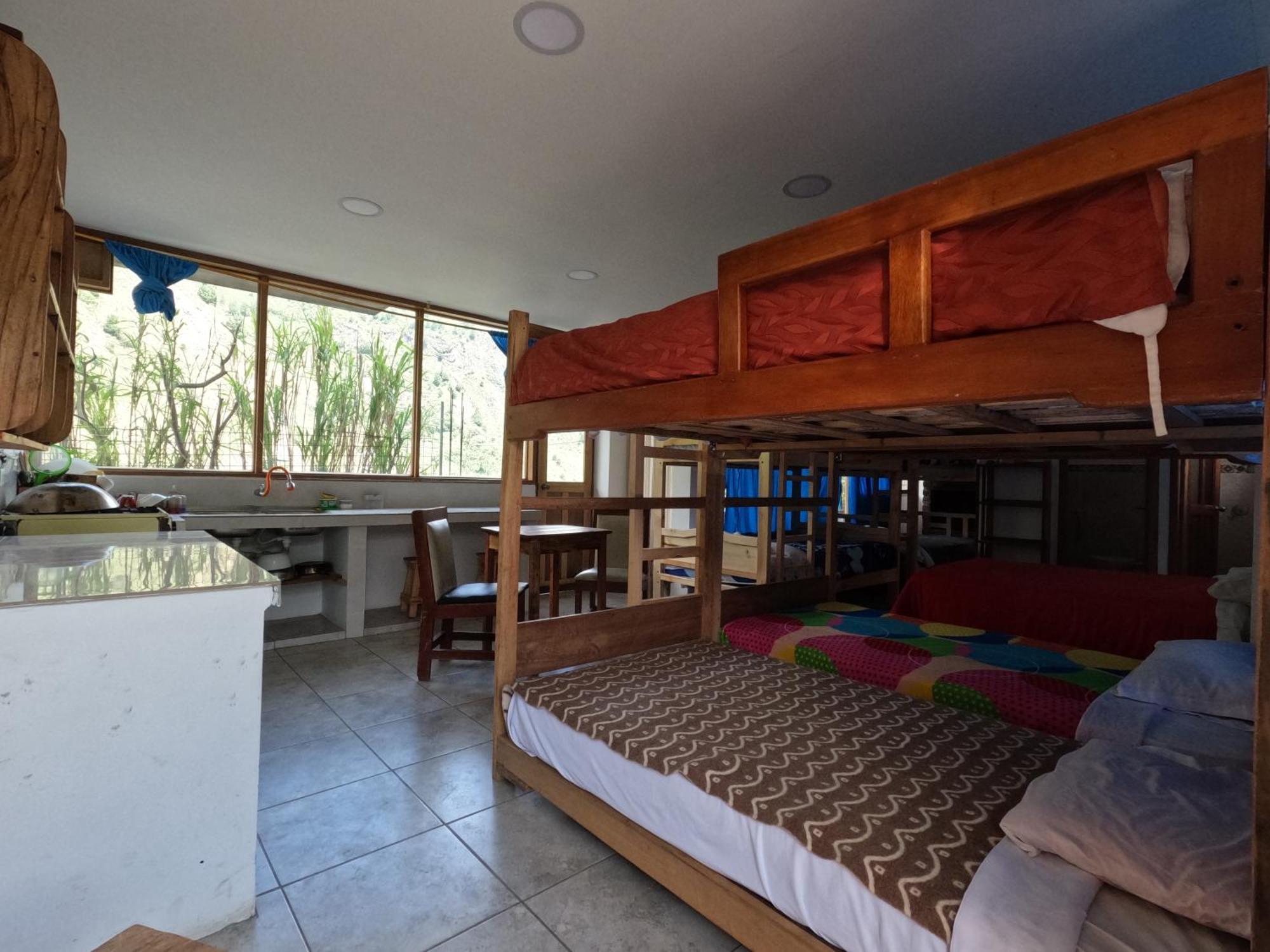 באניוס Backpackers-Balcones-River-Lodge מראה חיצוני תמונה