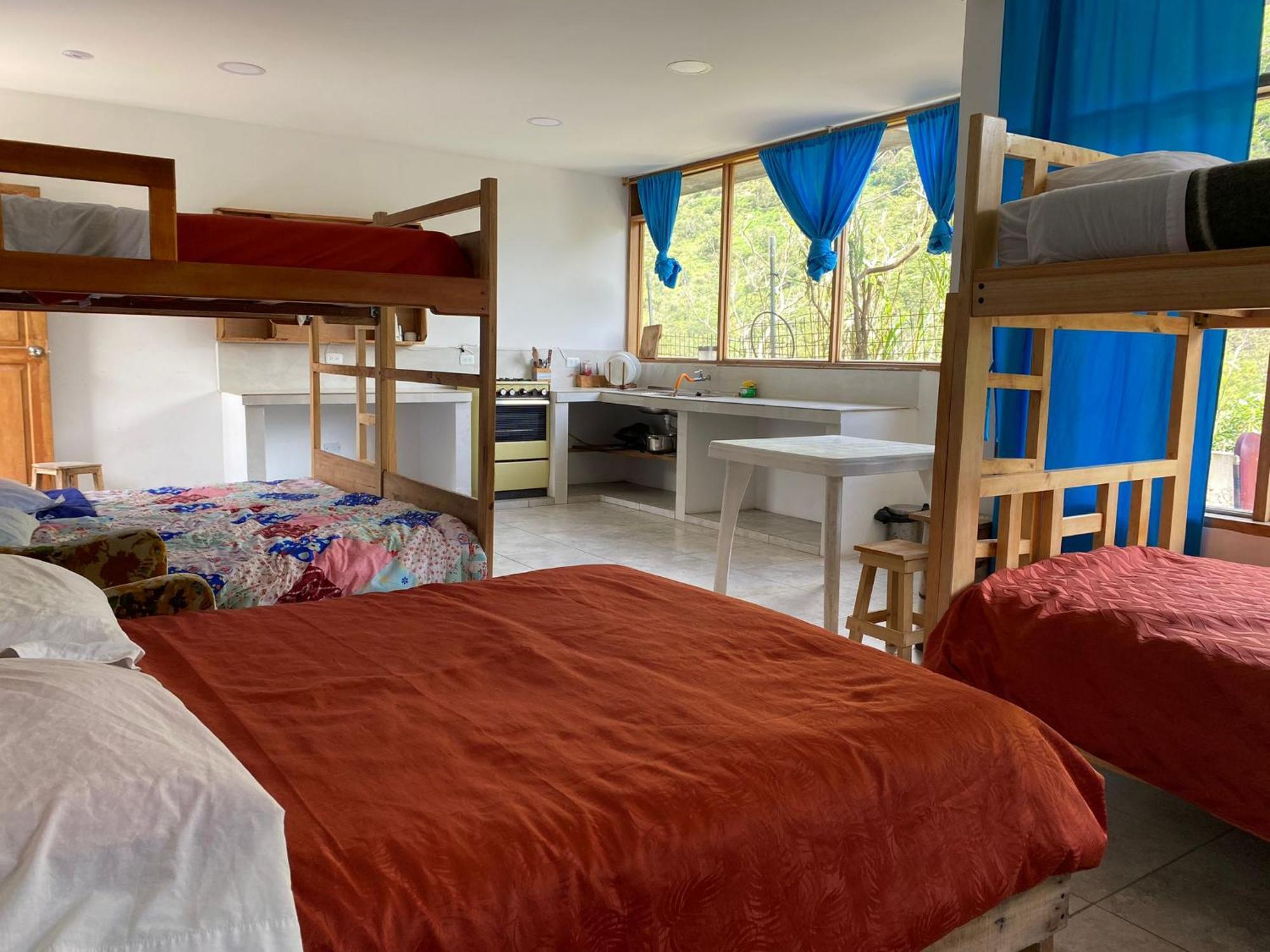 באניוס Backpackers-Balcones-River-Lodge מראה חיצוני תמונה
