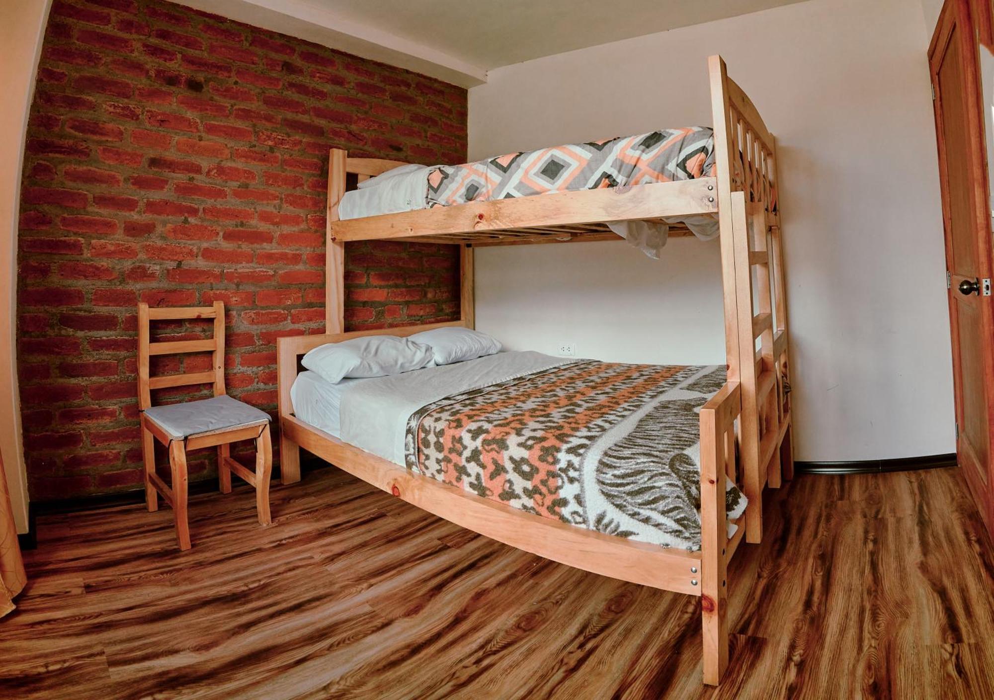 באניוס Backpackers-Balcones-River-Lodge מראה חיצוני תמונה