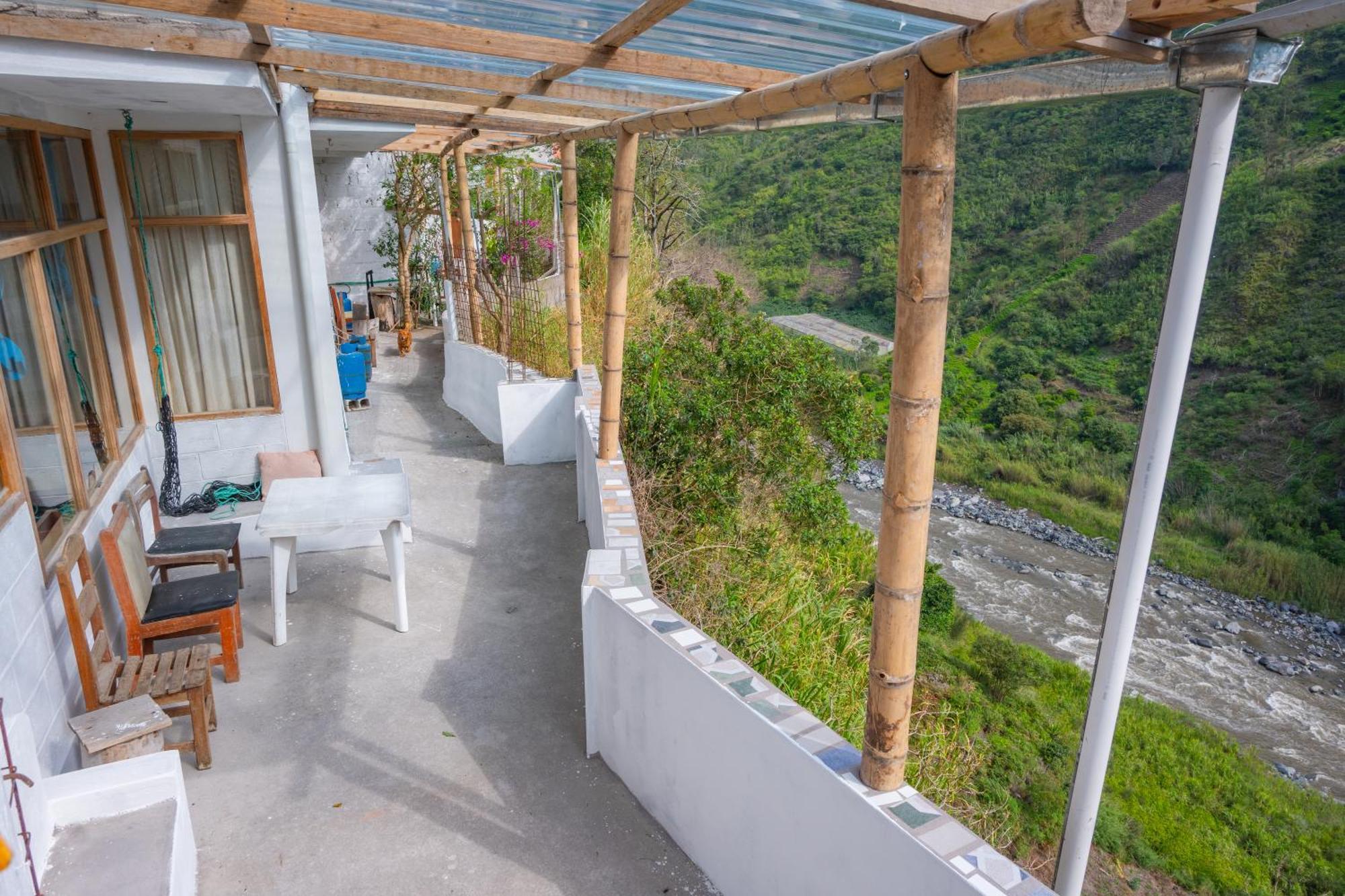 באניוס Backpackers-Balcones-River-Lodge מראה חיצוני תמונה